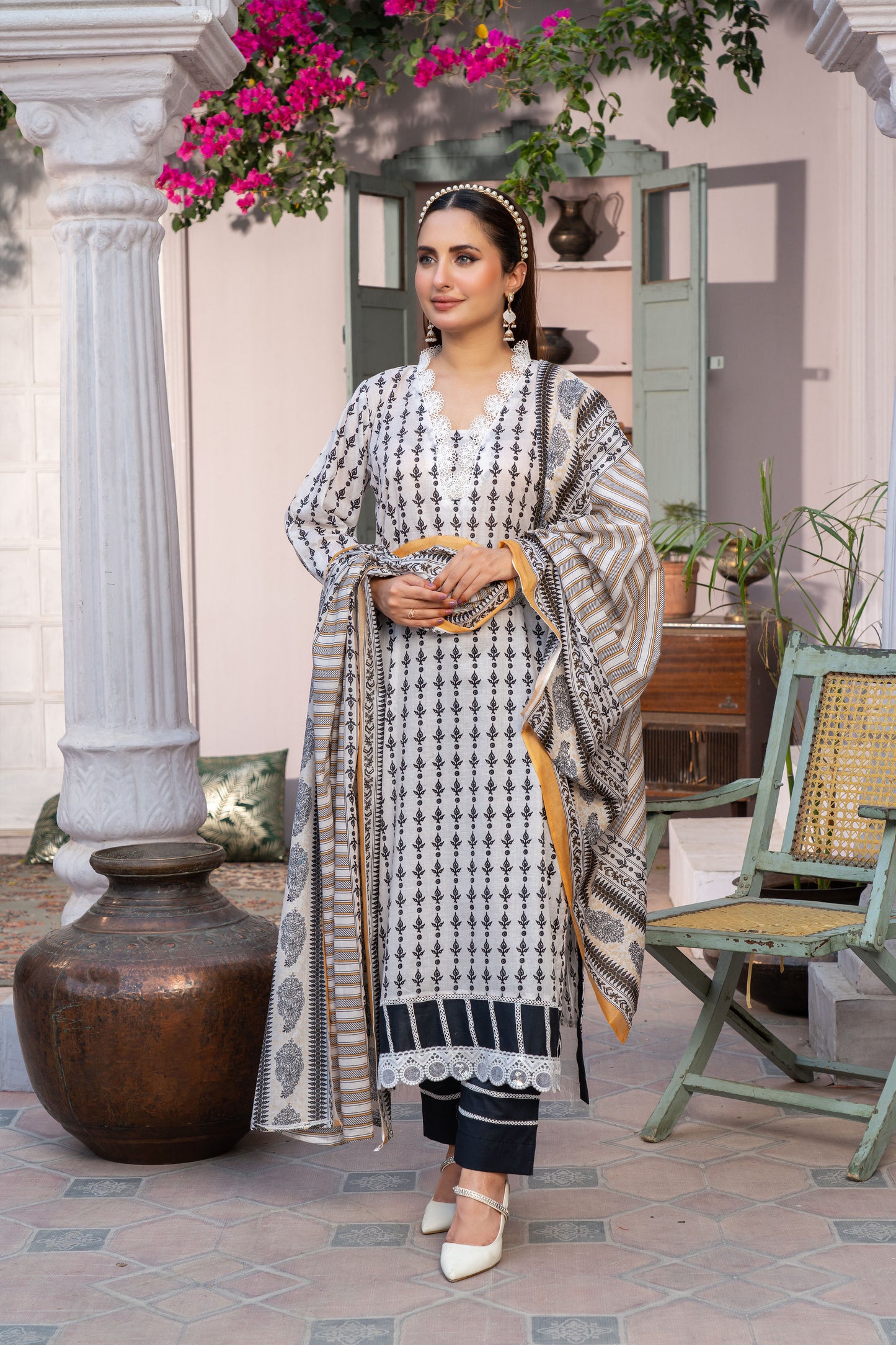 Unstitched 3-piece Lawn Printed