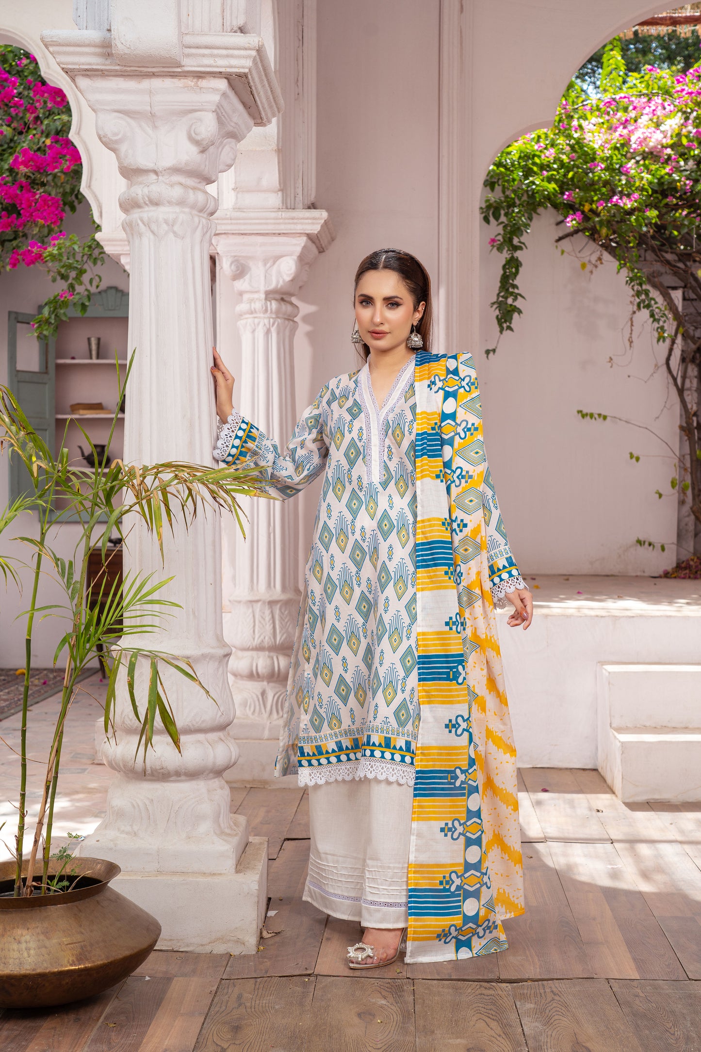 Unstitched 3-piece Lawn Printed