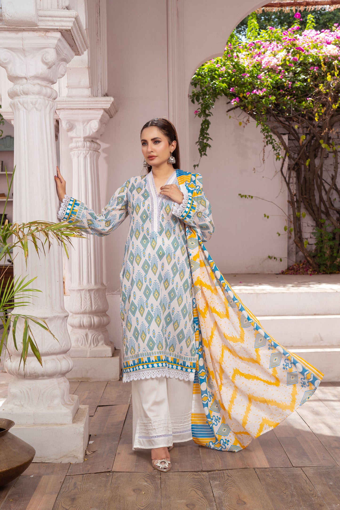 Unstitched 3-piece Lawn Printed