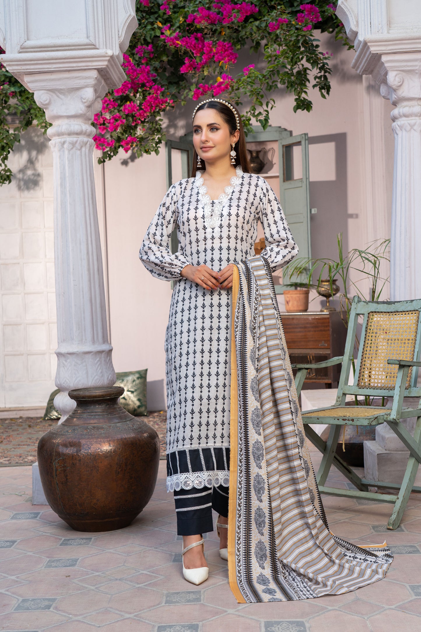 Unstitched 3-piece Lawn Printed